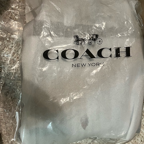 BNWT Coach field tote with horse and carriage - Picture 4 of 8